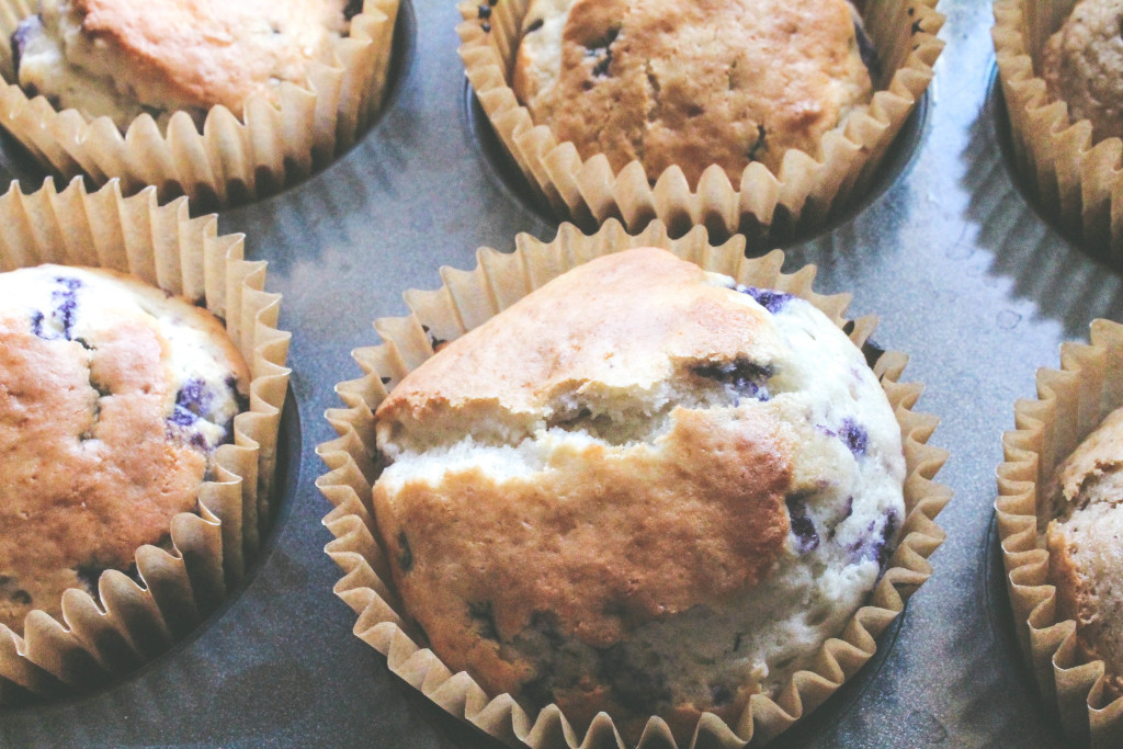 entertaining with a galvanized tray muffins and tea, tea, muffins, muffin, entertaining, hosting, what to feed guests