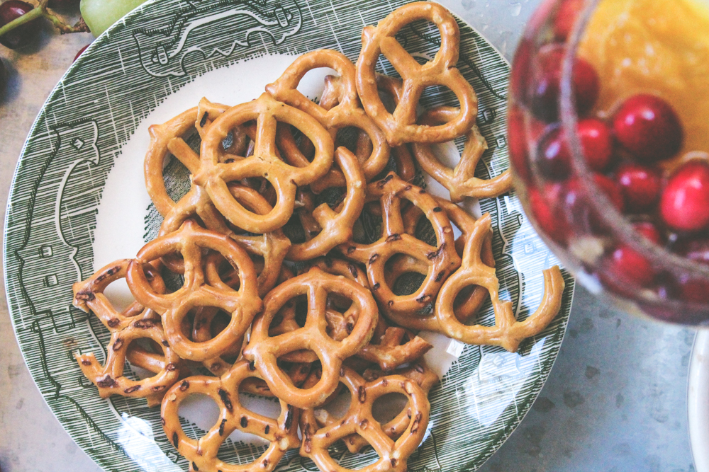 entertaining with a tray, hosting guests, hosting guests for holidays, holiday entertaining, galvanized tray