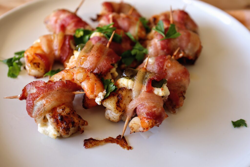 bacon wrapped shrimp, shrimp with bacon, shrimp with jalapeño, shrimp with cheese